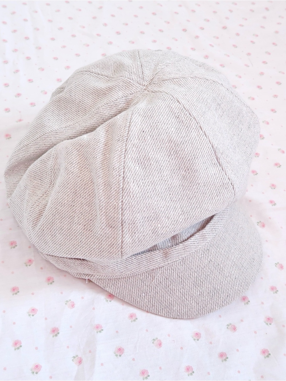 Y2k newsboy Cap in Light Beige